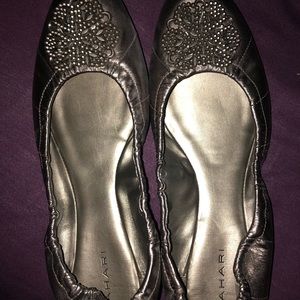 Tahari “Valerie” flats Size 10